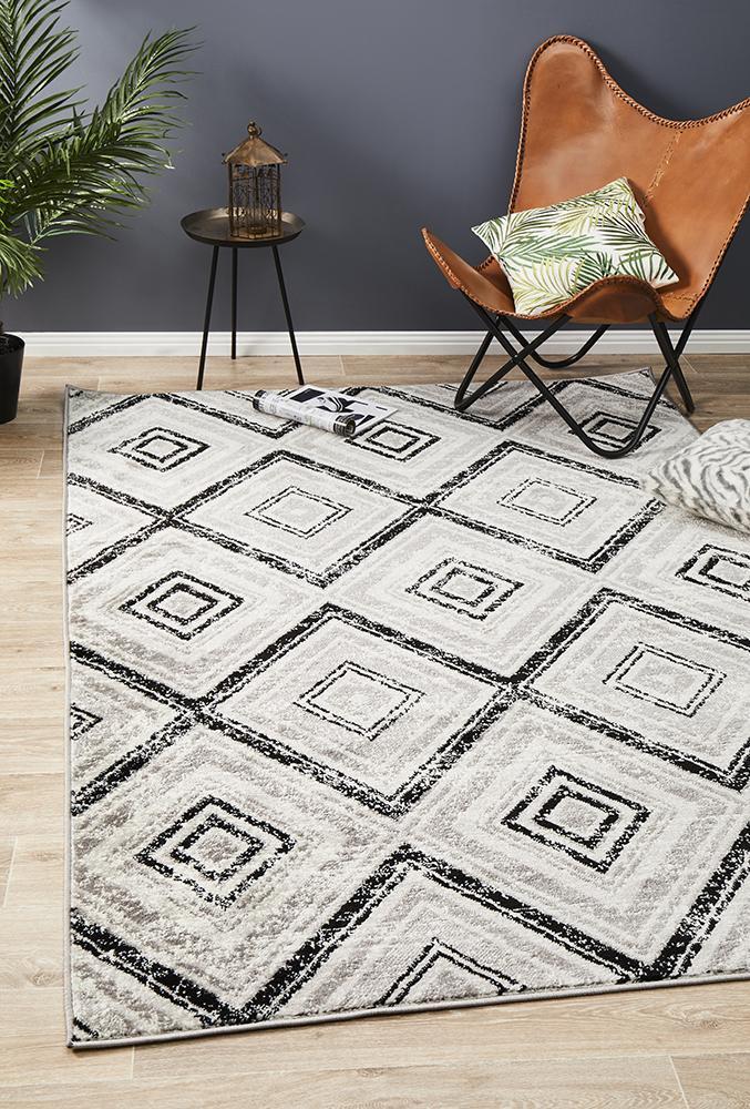 Sabrina Geo Diamonds Rug Grey Black